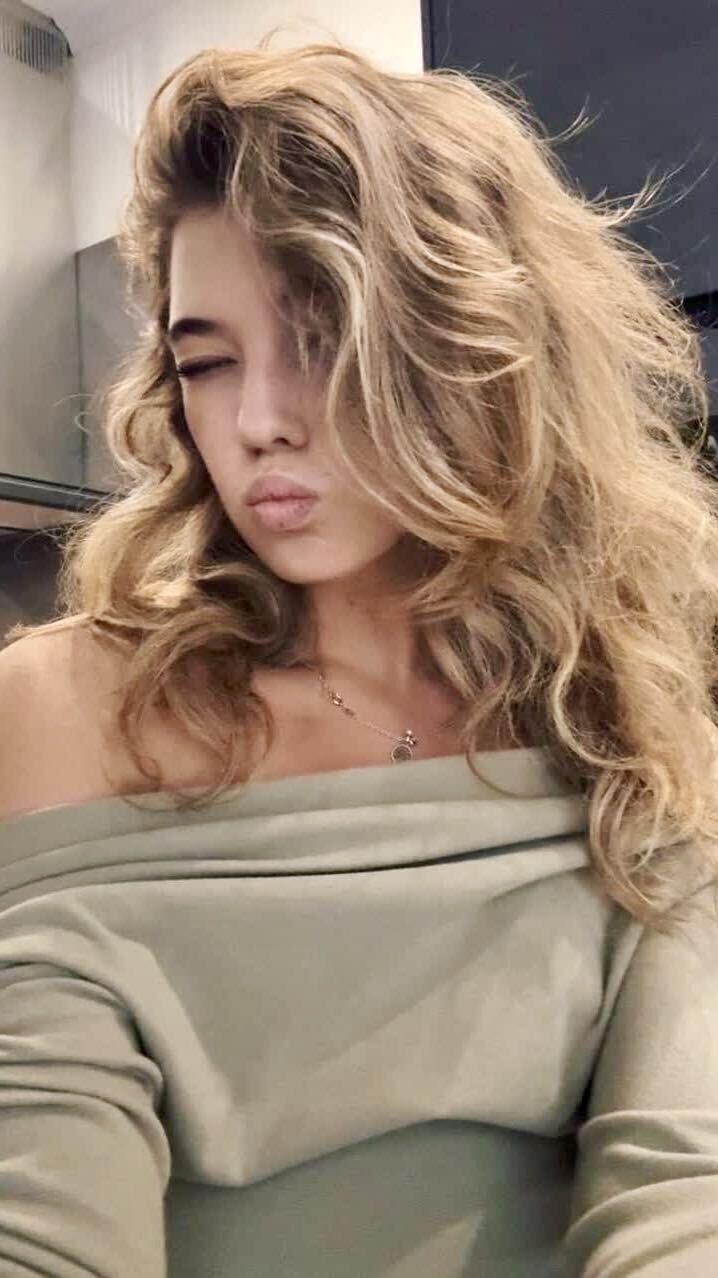  53948879  , 25 ,    