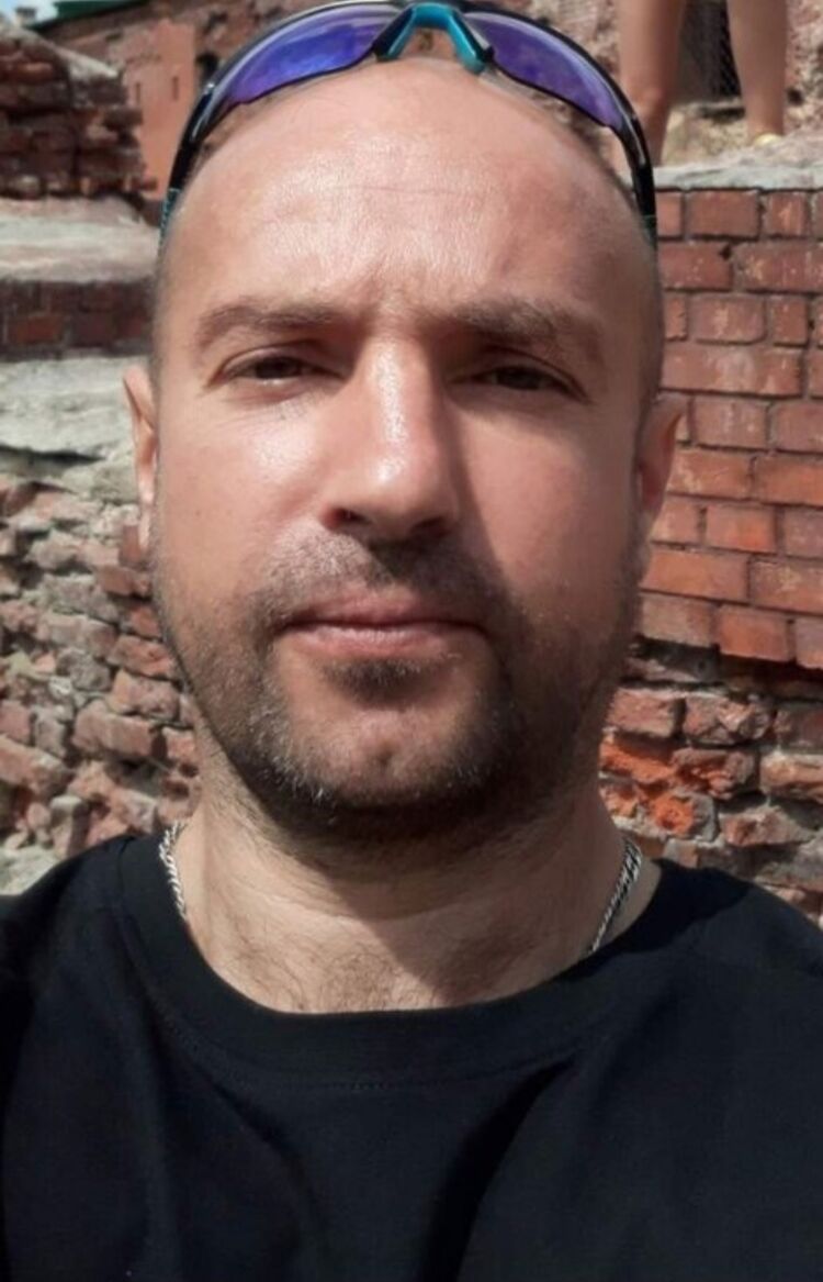  52858979  , 48 ,    