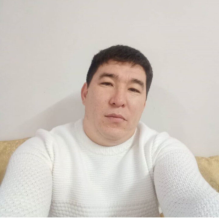 19092409  Azat, 38 ,    -