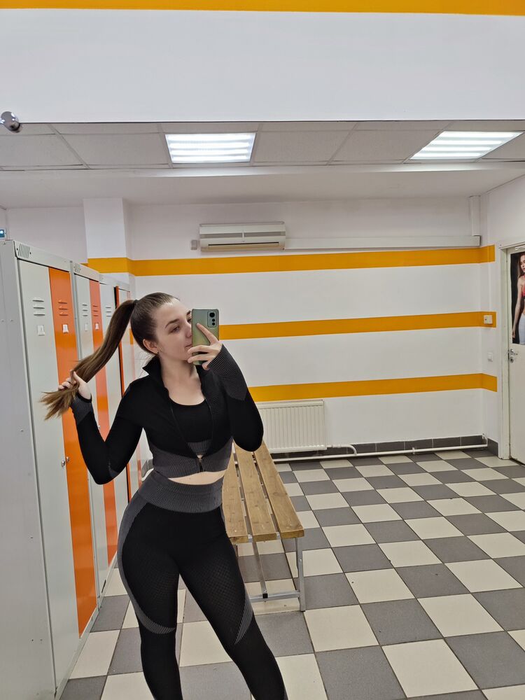  43387219  Zlata, 24 ,    
