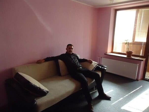  49978579  Edvard, 38 ,    