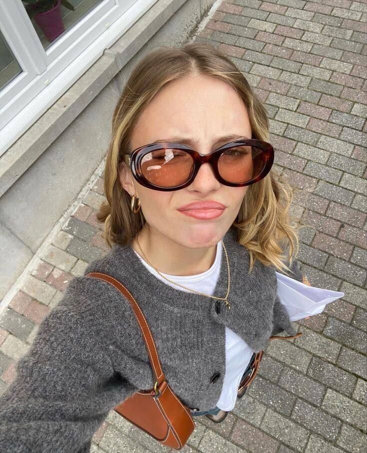  Hanover,   Julia, 28 ,   ,   