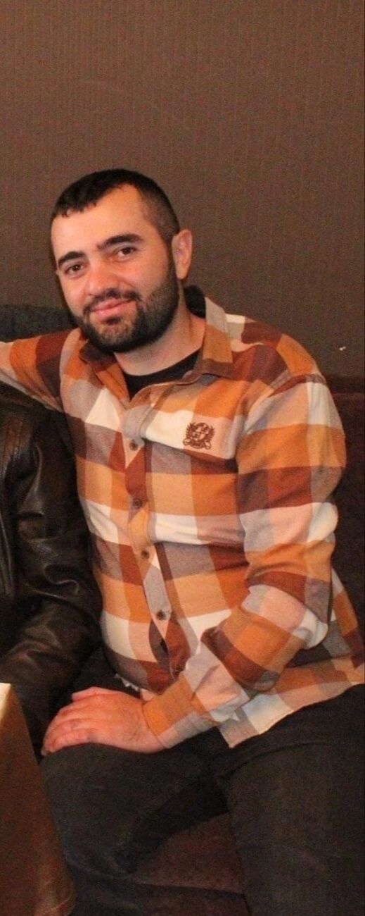  43419809  ARTUR, 38 ,    