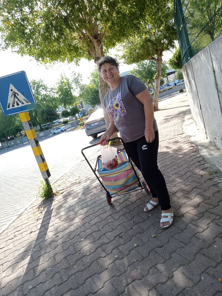  42922619  Svetlana, 59 ,    