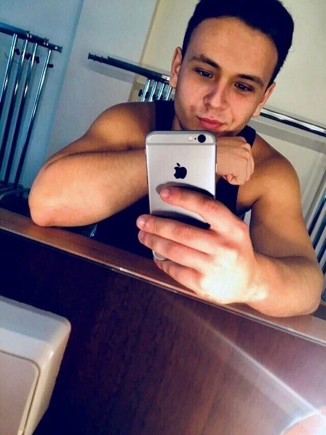  23527649  Roger, 25 ,    