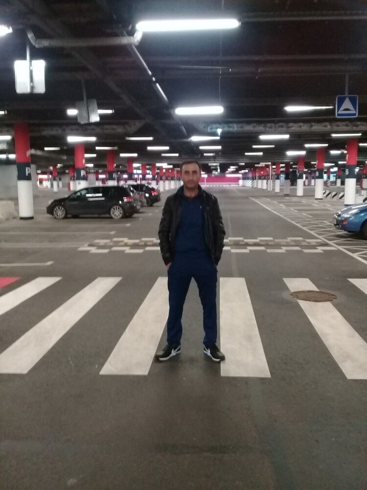  13648219  Arayik, 39 ,    -