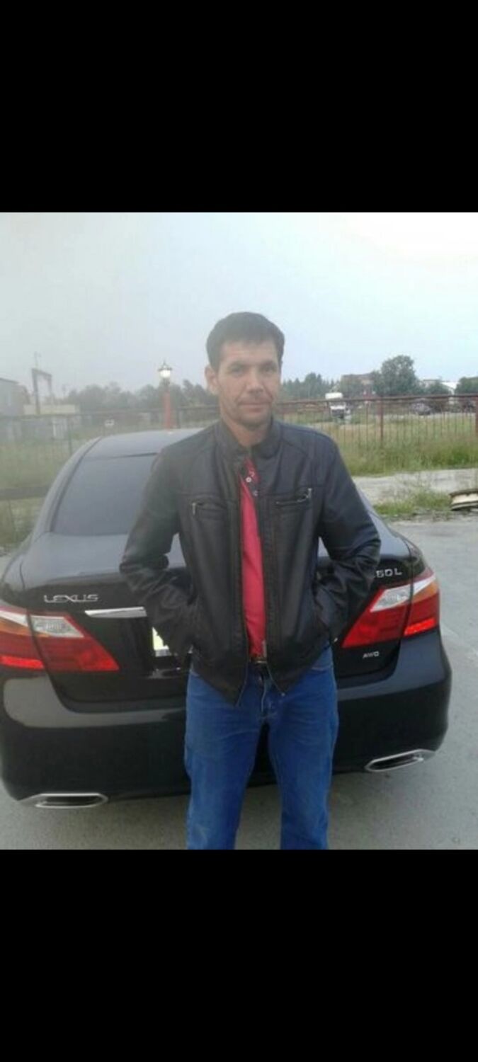  43940319  Igor, 54 ,    