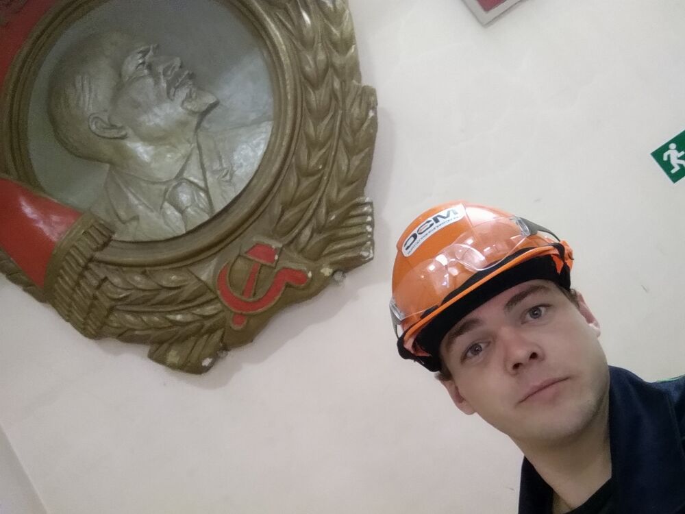  40890569  , 28 ,    