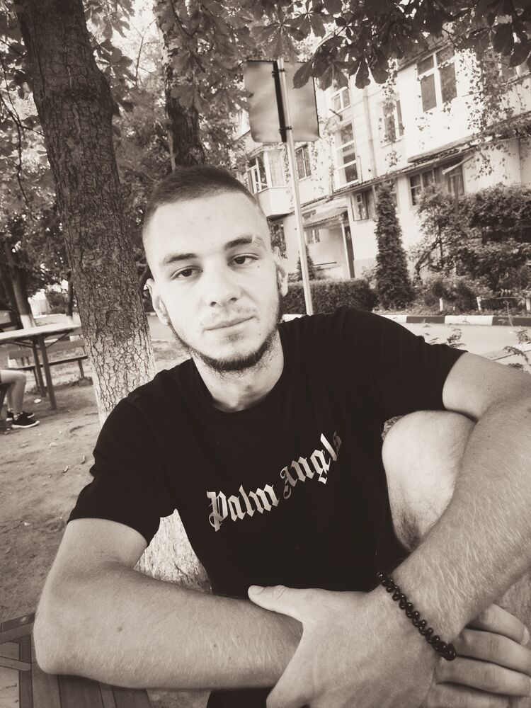  37622149  Kolea R, 20 ,    