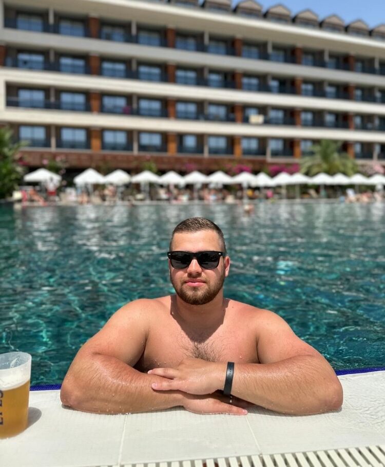  45216189  Artem, 38 ,    -