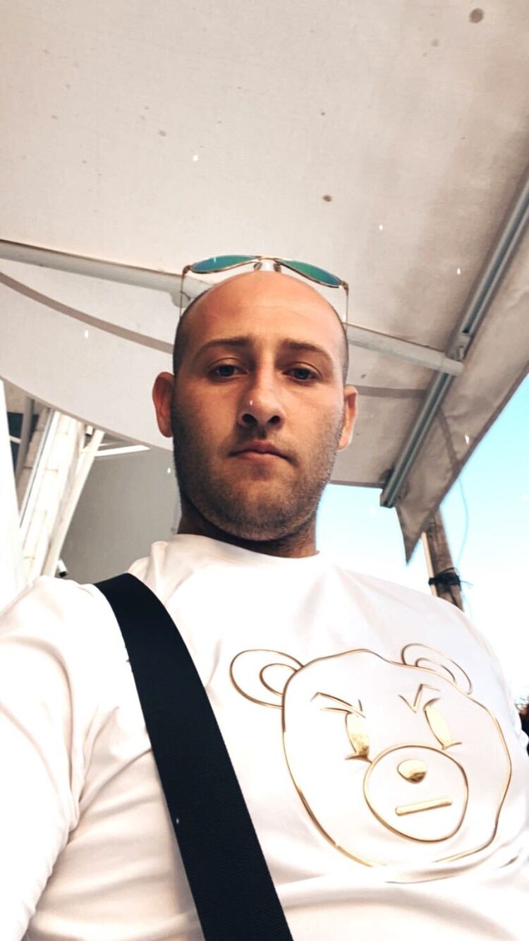  24108359  , 33 ,    Azor