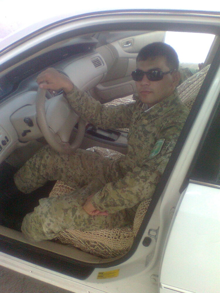  ,   Eziz, 32 ,   
