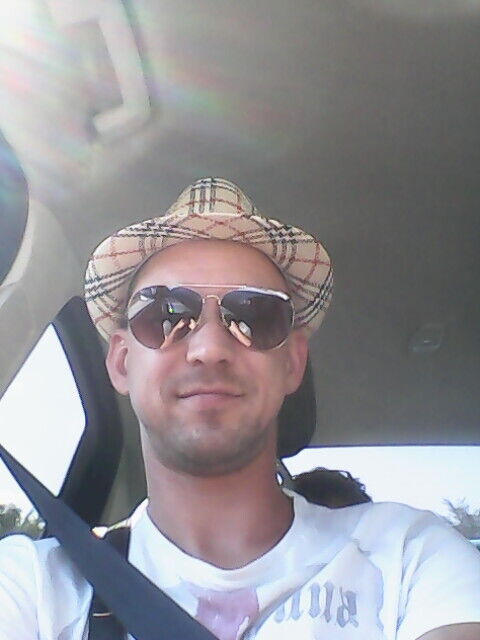  53833339  J D, 42 ,    