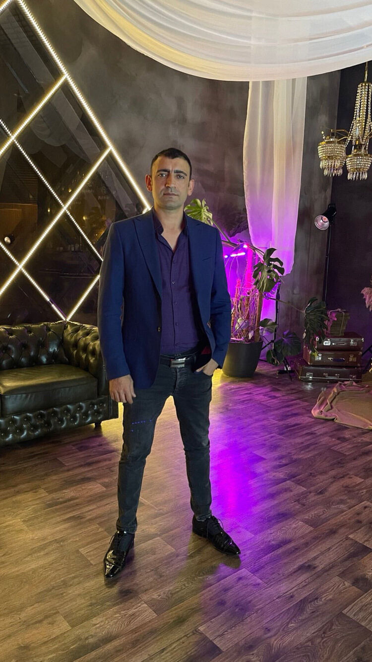  38780199  Serkan, 32 ,     