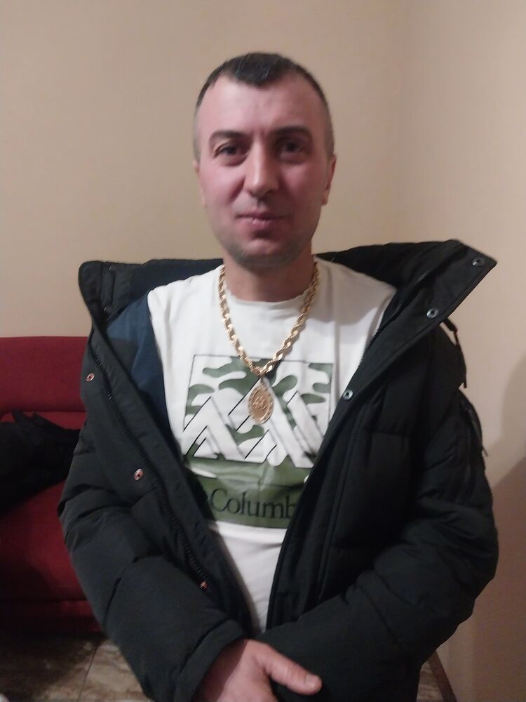  40884489  , 44 ,    