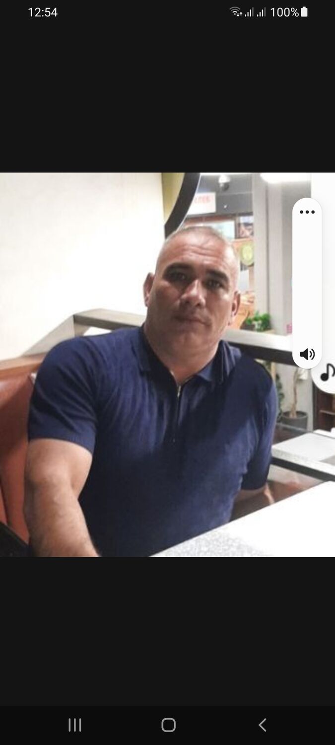  41139869  Arzy, 50 ,    