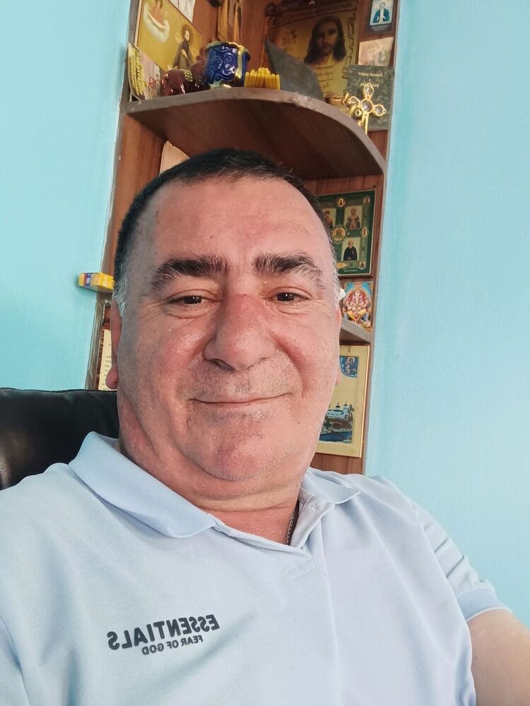  -,   Artur, 57 ,   ,   