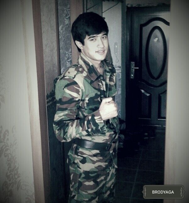  27662409  Usama, 31 ,    