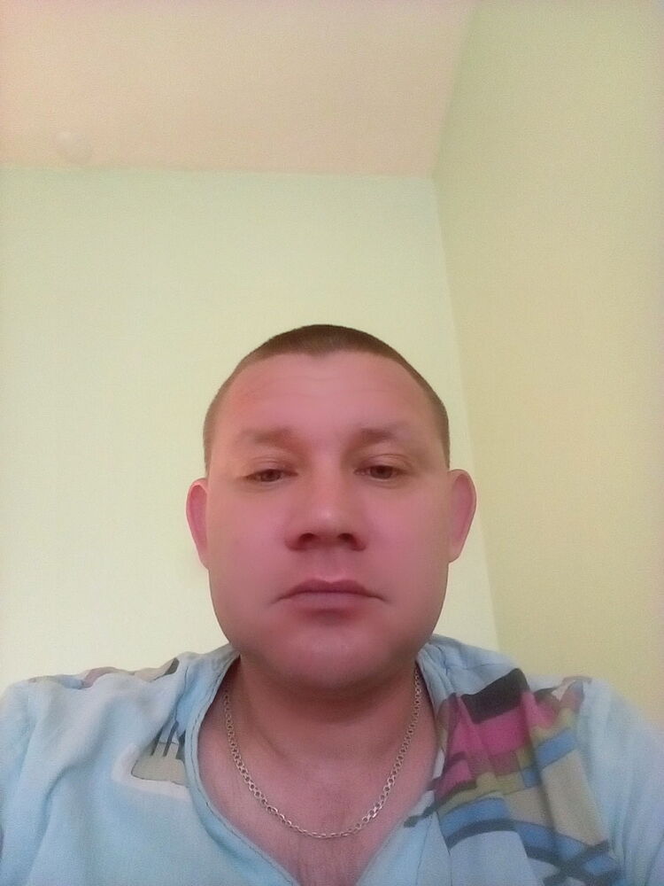  12137739  Aleksei, 42 ,    