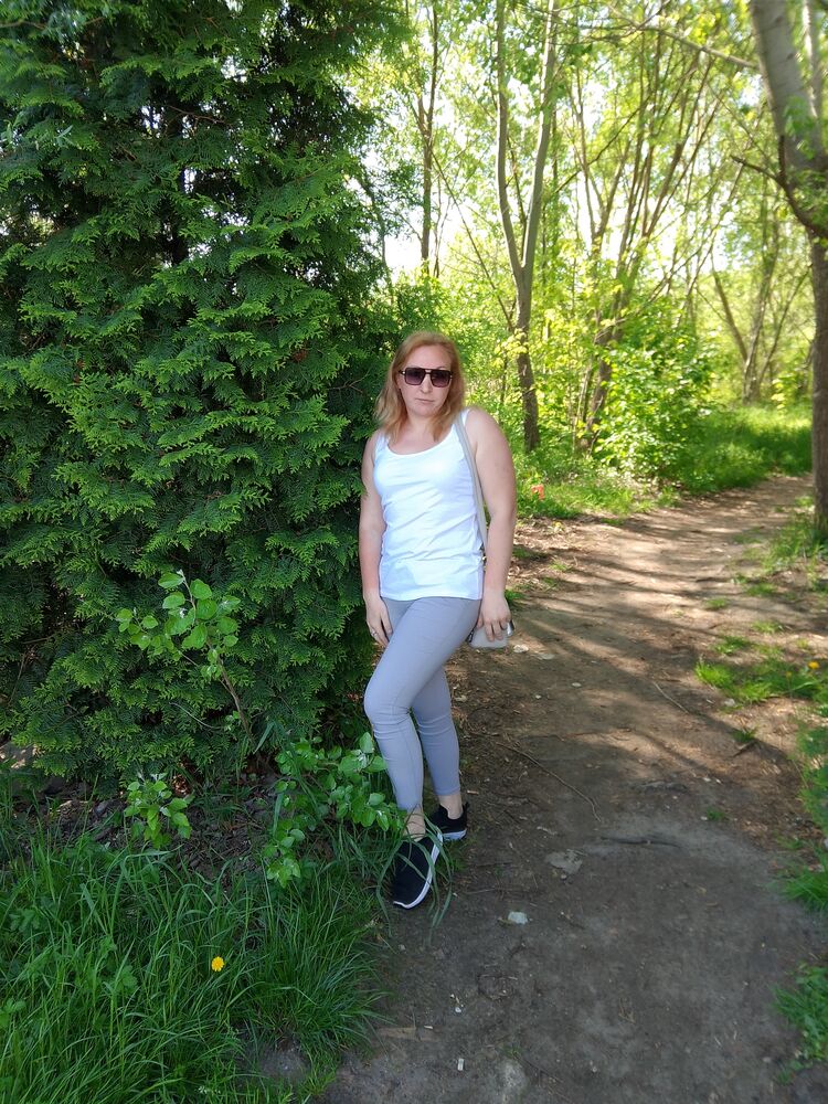  51304409  Elena, 27 ,    
