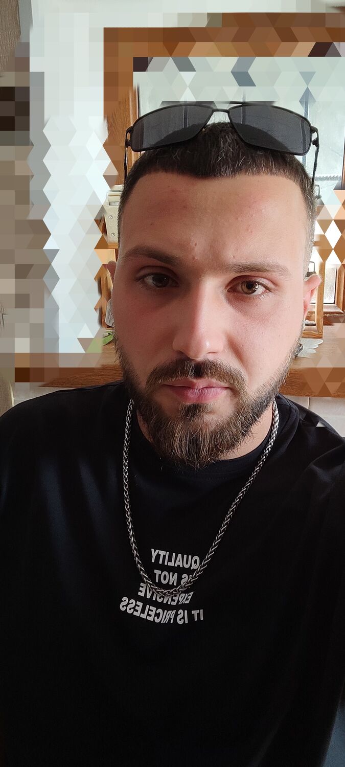  33413819  Ulvi, 28 ,    