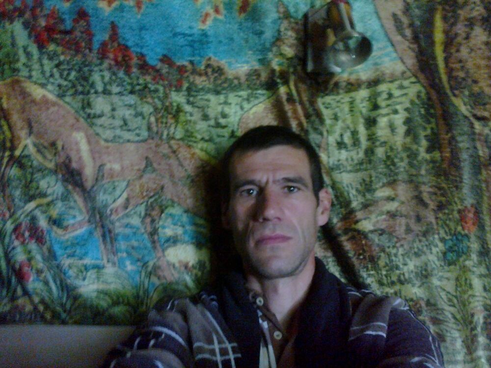  5563859  Vladislav, 49 ,    