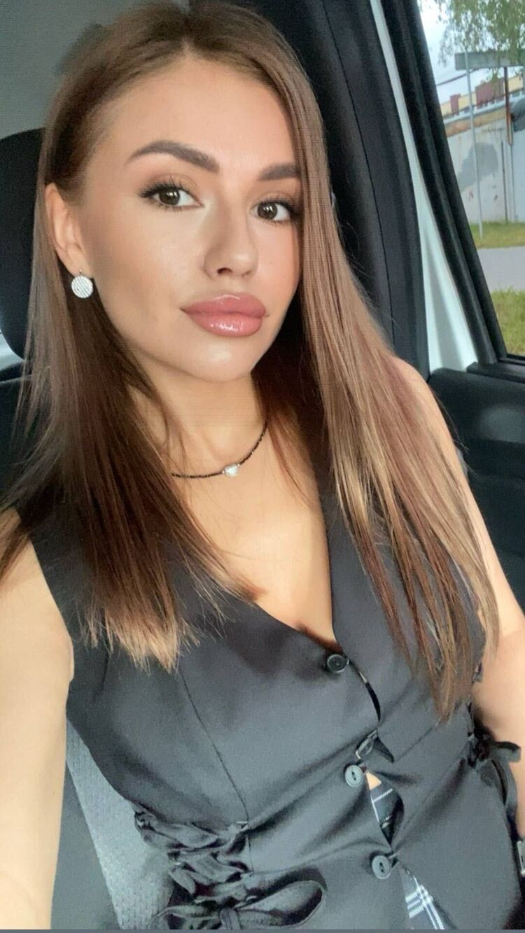  ,   Anastasia, 28 ,  