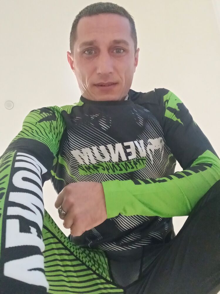  ,   Sergei, 38 ,   ,   , c , 