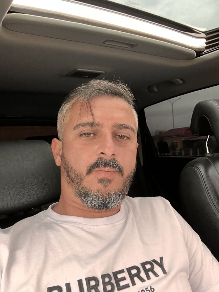  48106769  Cenk, 38 ,    