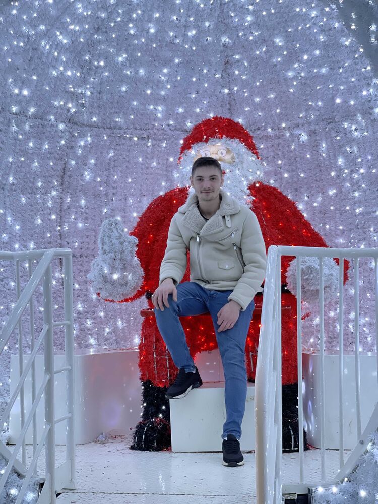  24912209  Mihai, 26 ,    Creteil