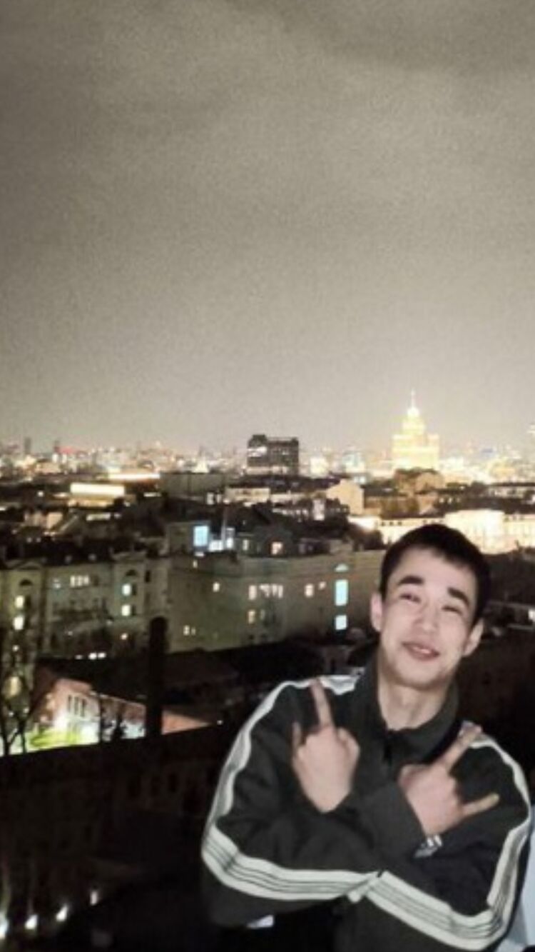  43231669  Azamat, 25 ,    