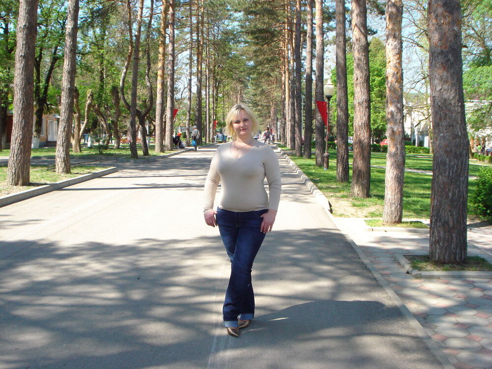  4215349  Iriska, 52 ,    