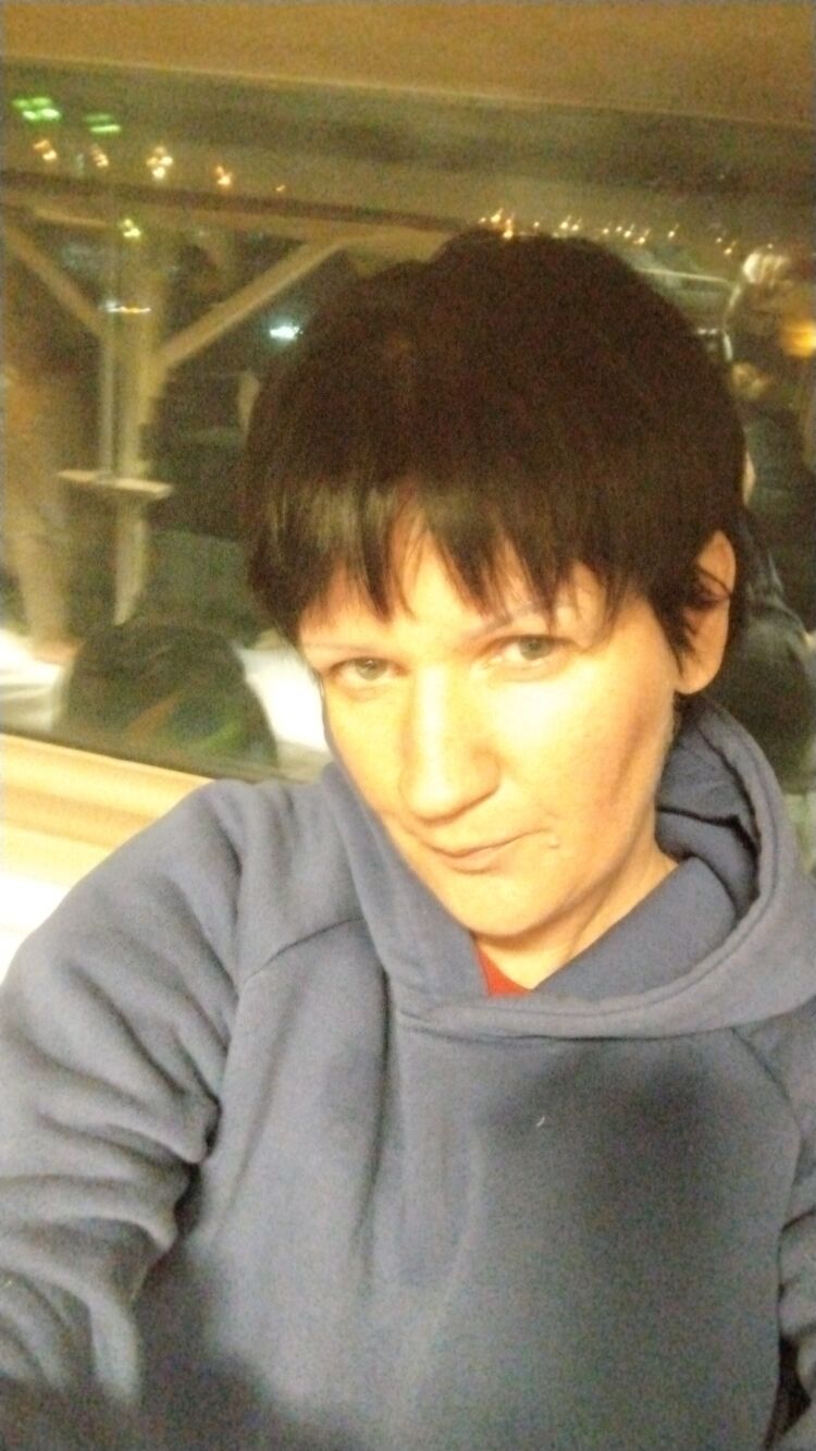  40245529  Veronika, 43 ,    
