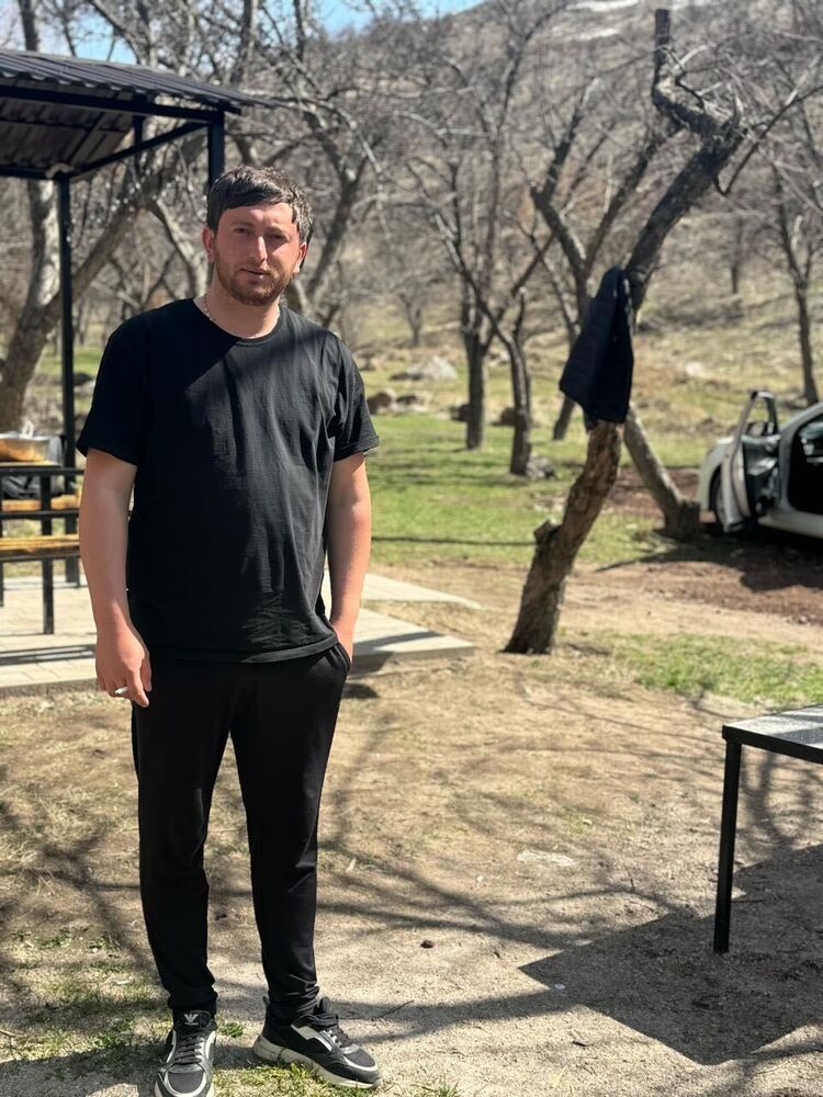  42858959  , 27 ,    