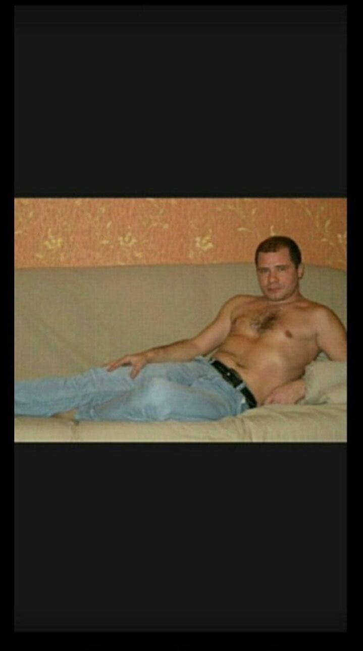  41173329  Aleksander, 42 ,    