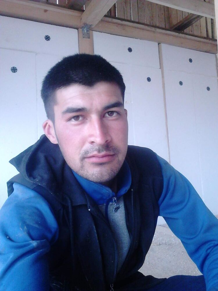  ,   Jamshidbek, 32 ,     