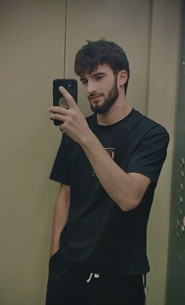  47889589  , 21 ,    