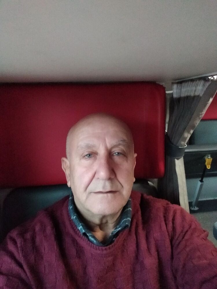  24749239  , 64 ,    
