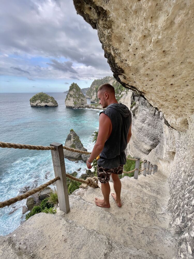  31975379  John, 35 ,    Phuket