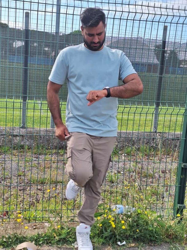 43978689  Haseeb, 29 ,    