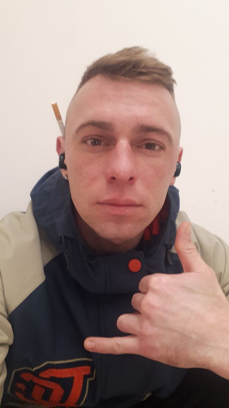  34344959  Nazarii, 31 ,    