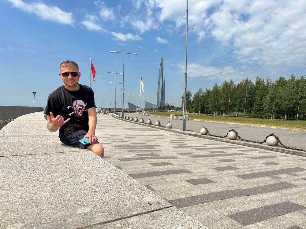  37377859  VladislaV, 35 ,    
