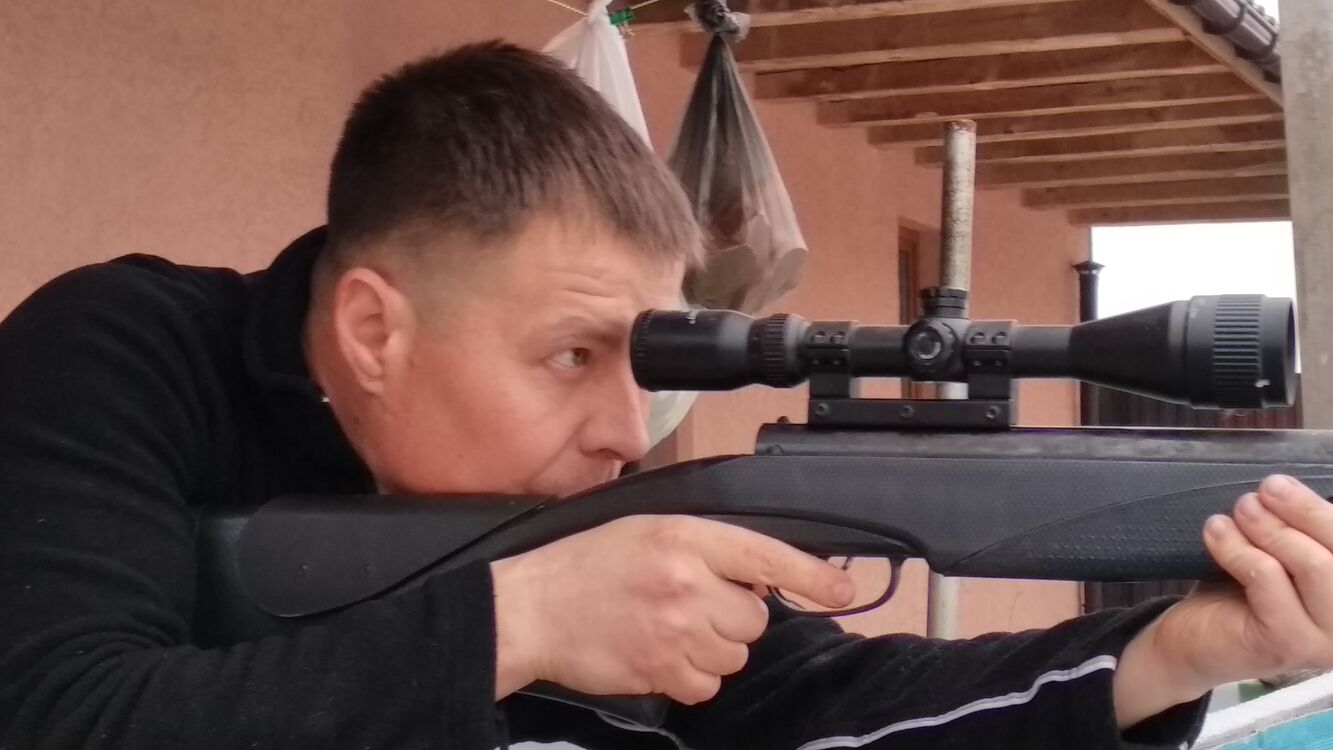  22860679  Pavel, 46 ,    