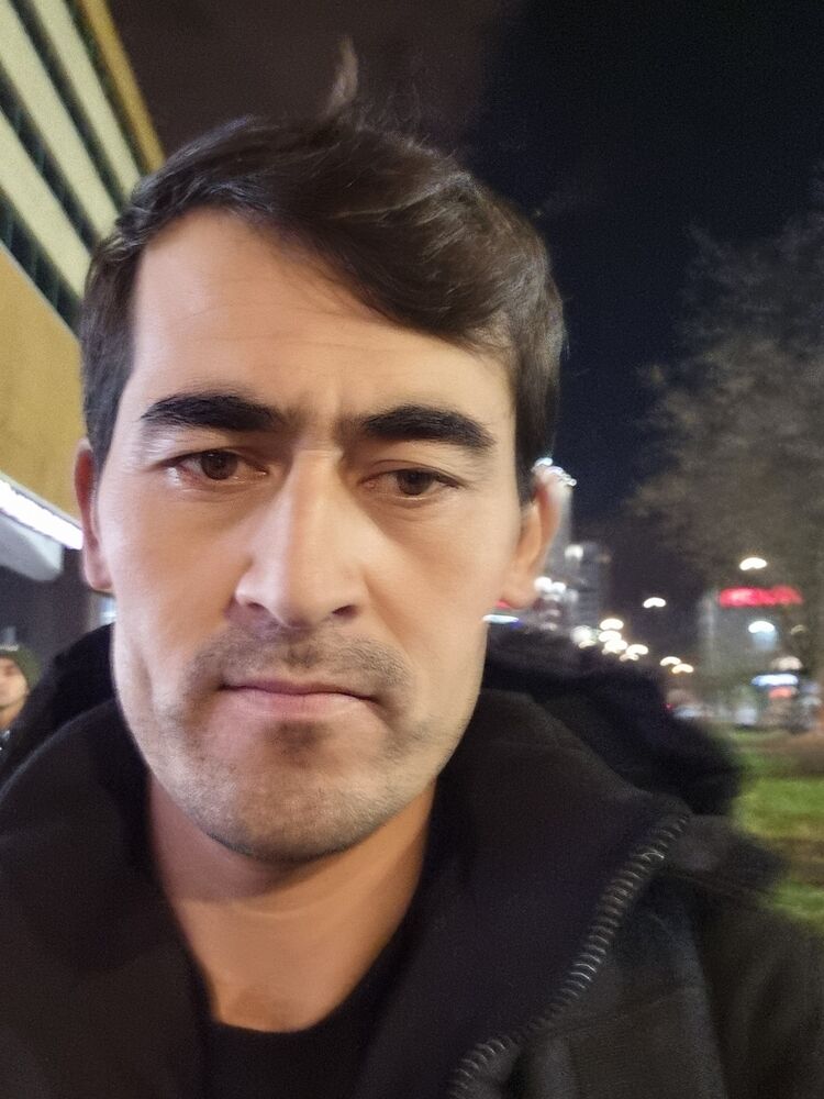  ,   Bek, 33 ,   ,   