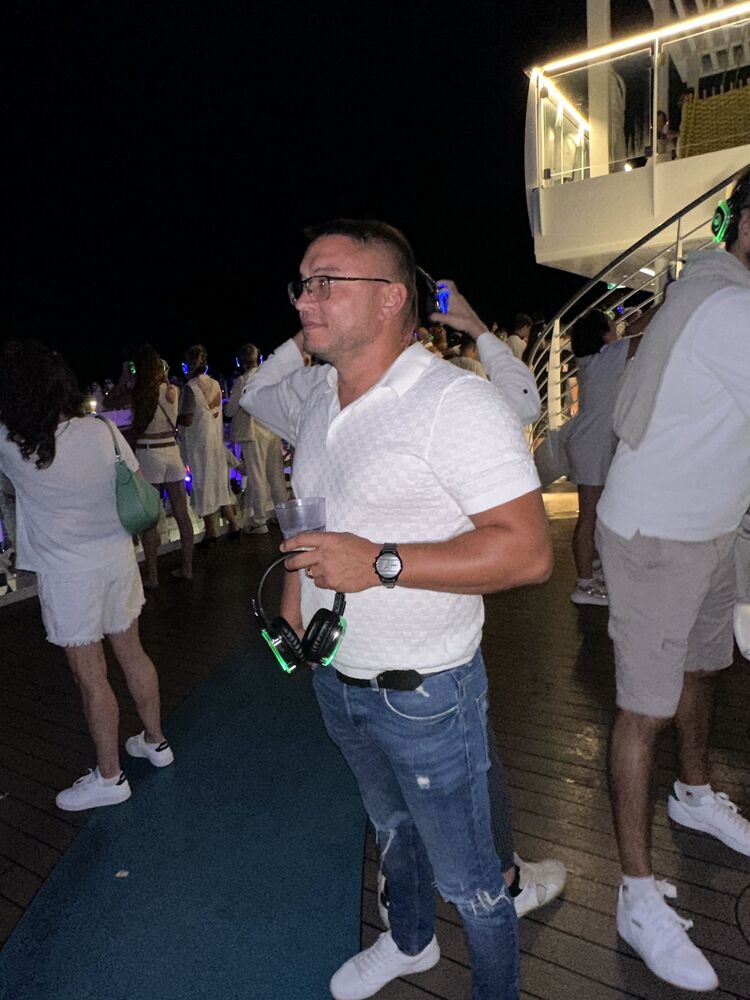  54315289  Igor, 35 ,    