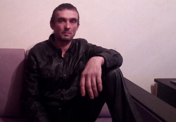  38913539  Roman, 49 ,    