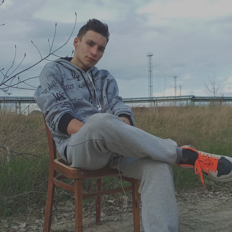  31831049  Korollp, 21 ,    