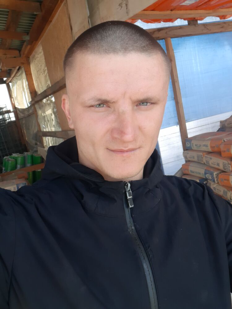  42839249  Denis, 29 ,    