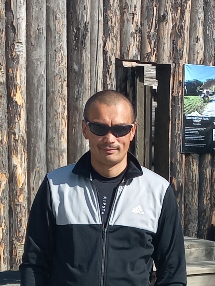  ,   Azat, 42 ,   ,   , c , 