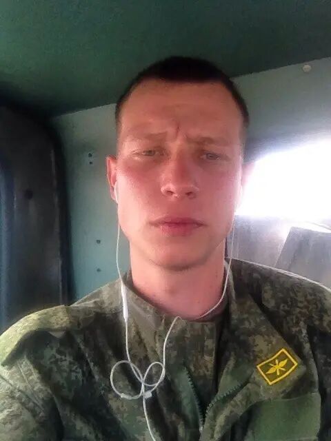  27360259  Anton, 29 ,    